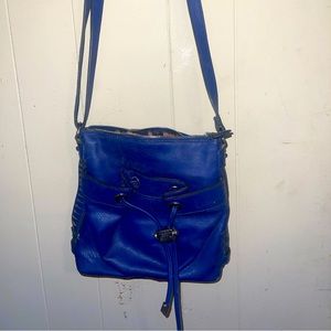 Jessica Simpson blue shoulder purse